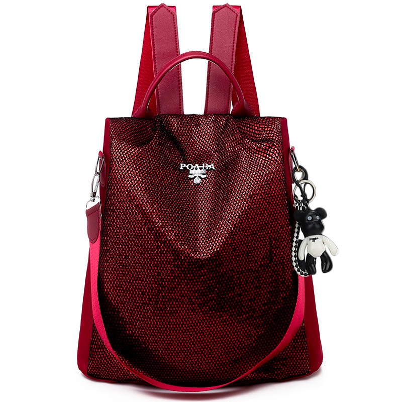Sicherer Damen Rucksack mit verstecktem Reißverschluss am Rücken, optimaler Schutz vor Diebstahl auf Reisen.