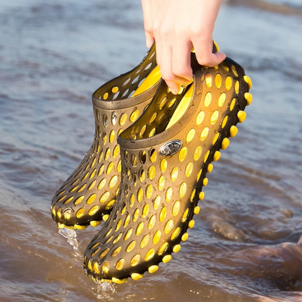 Sportliche Aquaschuhe Finn für Outdoor-Aktivitäten, Strand und Schwimmbad.