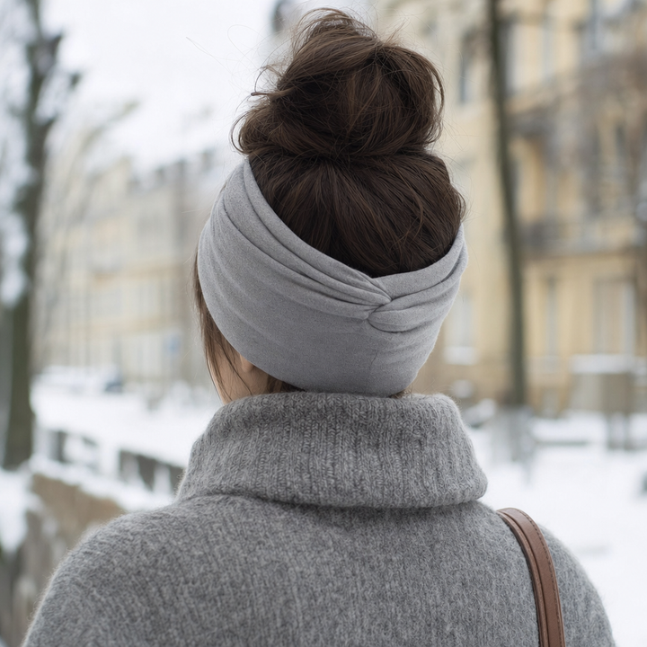 Warmes Damen Zopfmuster-Stirnband in Anthrazit; ideales Winter-Accessoire als Ohrenwärmer & Kopfschmuck.