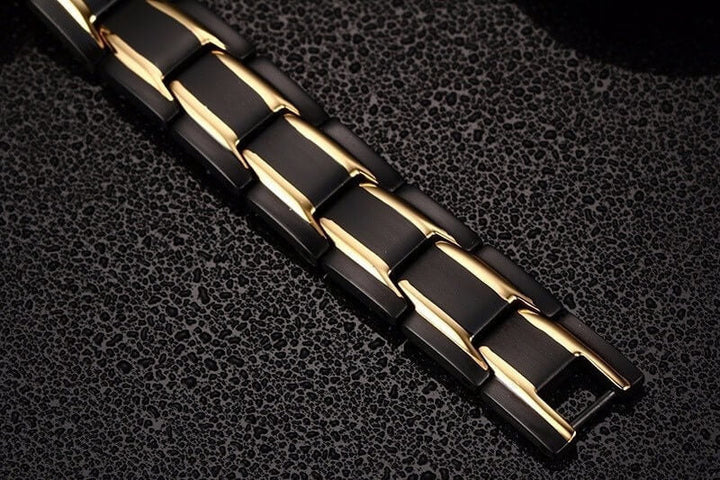 Elegantes Magnetarmband für Herren aus Edelstahl. Fördert Energie und Wohlbefinden, stilvoller Schmuck.