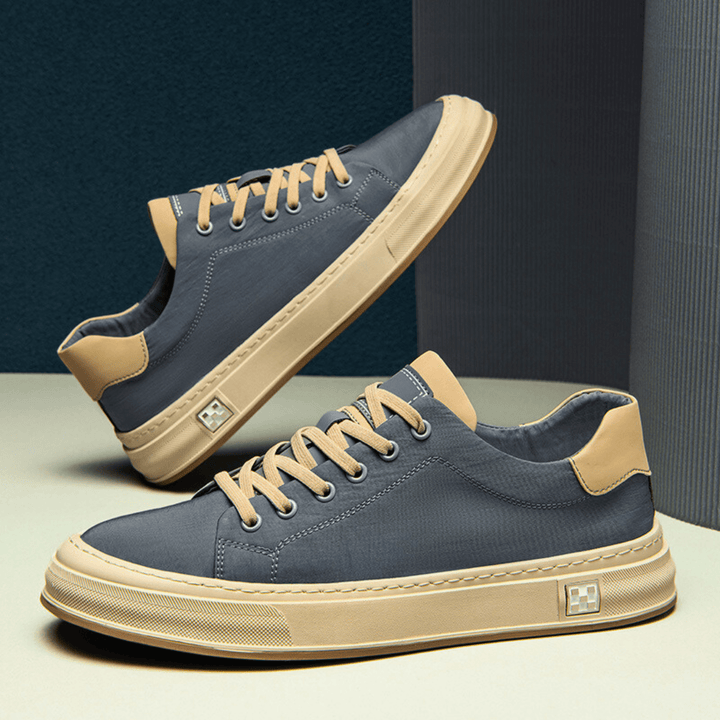 Frische Sommer-Sneakers für Herren. Diese atmungsaktiven Low-Top Schuhe sind leicht und perfekt für warme Tage.