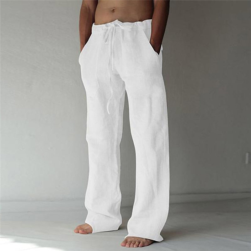 Helle Herren Leinenhose Elias mit weitem Schnitt; perfekt als lässige Sommerhose für entspannte Tage.