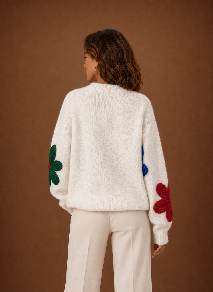 Stilvoller Damen Oversized Strickpullover mit floralem Muster. Bequem für Damenmode in Frühling & Herbst.