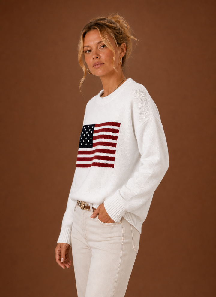 Modischer Damen Strickpullover, Rundhals, mit detailliertem Flaggen-Design. Perfekt für Herbst.