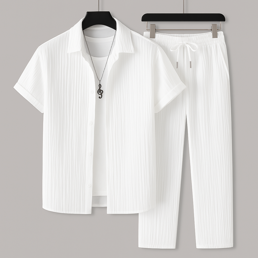 Schwarzes Herren Kurzarm Zweiteiler Set. Stilvolle und bequeme Freizeitkleidung für den Sommer.