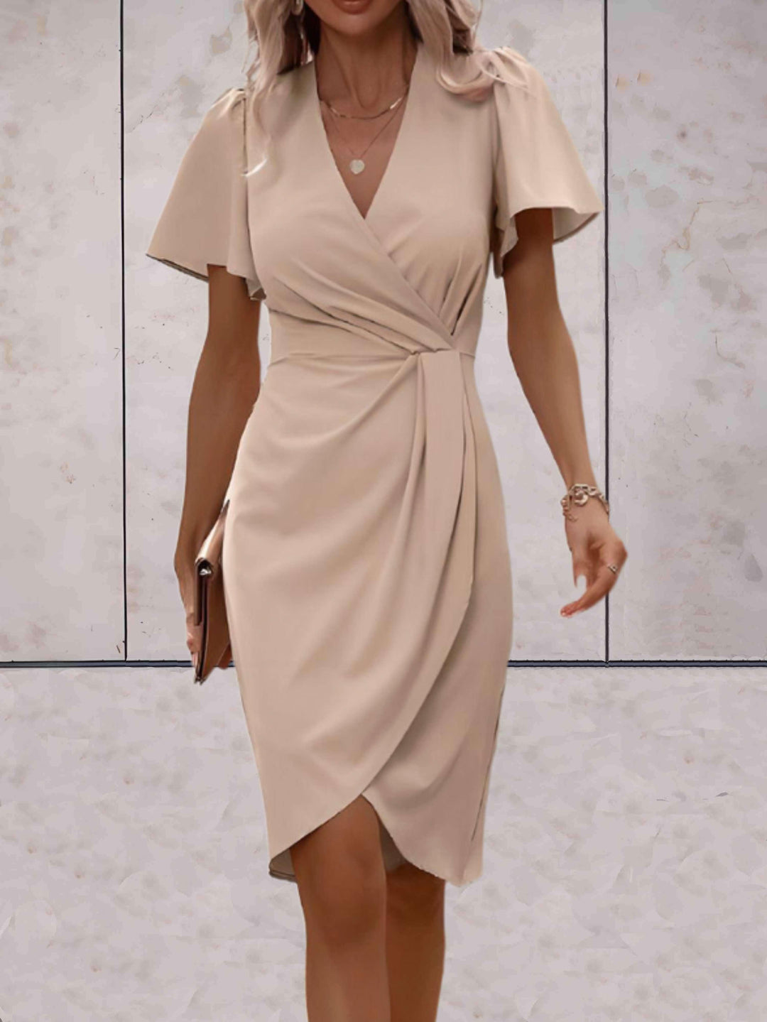 Elegantes Damen Wickelkleid, knielang, mit V-Ausschnitt, ideal als Sommer-, Party- oder Hochzeitsgastkleid.