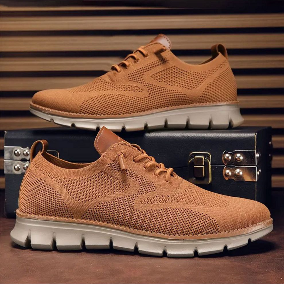 Herren Sommersneaker in Weiß, federleicht & komfortabel; moderne Freizeitschuhe für entspannte Tage.