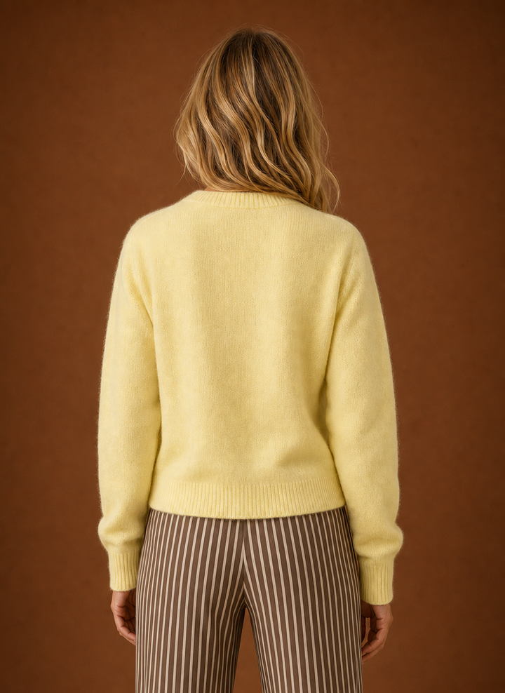 Stylischer Damen Strickcardigan mit Rundhalsausschnitt. Perfekte Übergangsjacke für Frauen.