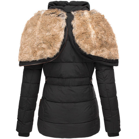 Robuste Outdoorjacke für Damen, winddicht, wasserdicht & gefüttert, mit praktischen Taschen. (105)