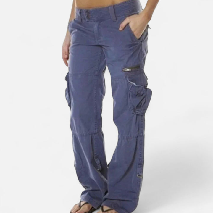 Helle grüne Damen Cargo Hose, locker geschnitten für maximalen Komfort und entspannte Freizeit- oder Alltagsmode.