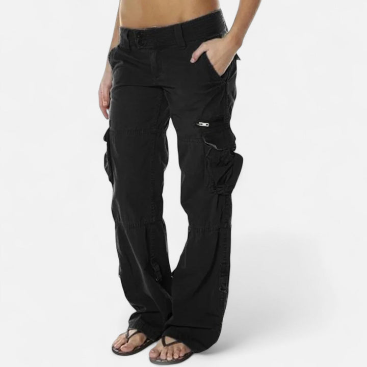 Moderne Damen Utility Cargo Hose in Schwarz, mit komfortablem Relaxed Fit für vielseitige Freizeit- und Alltagsoutfits.