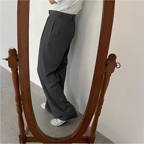 Vielseitige Herren Weitbeinhose; elegante Businesshose & komfortable Freizeithose für den modernen Mann.