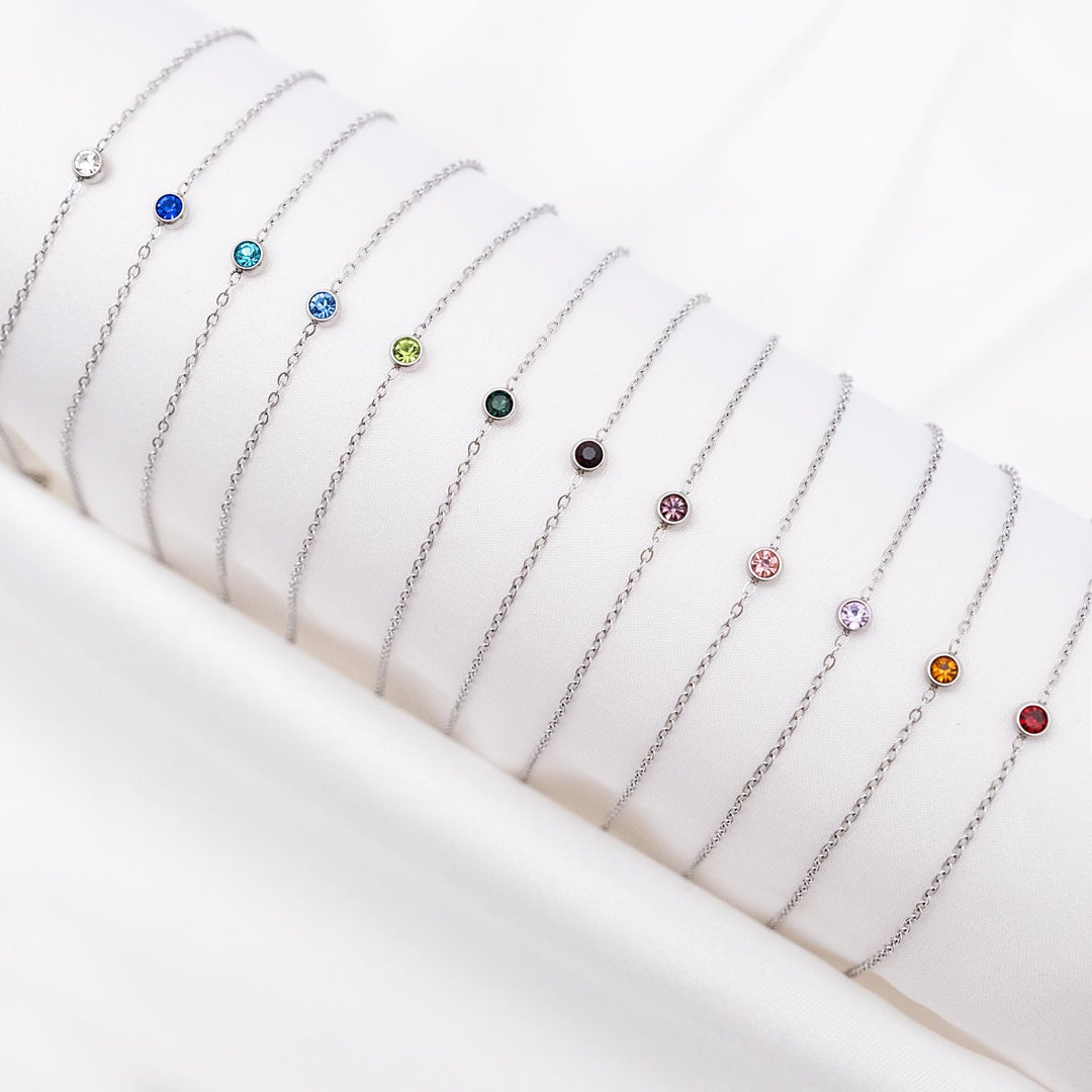 Edles Sterling Silber Armband für Damen mit rundem Edelstein, perfekt als Geburtsstein-Schmuck.