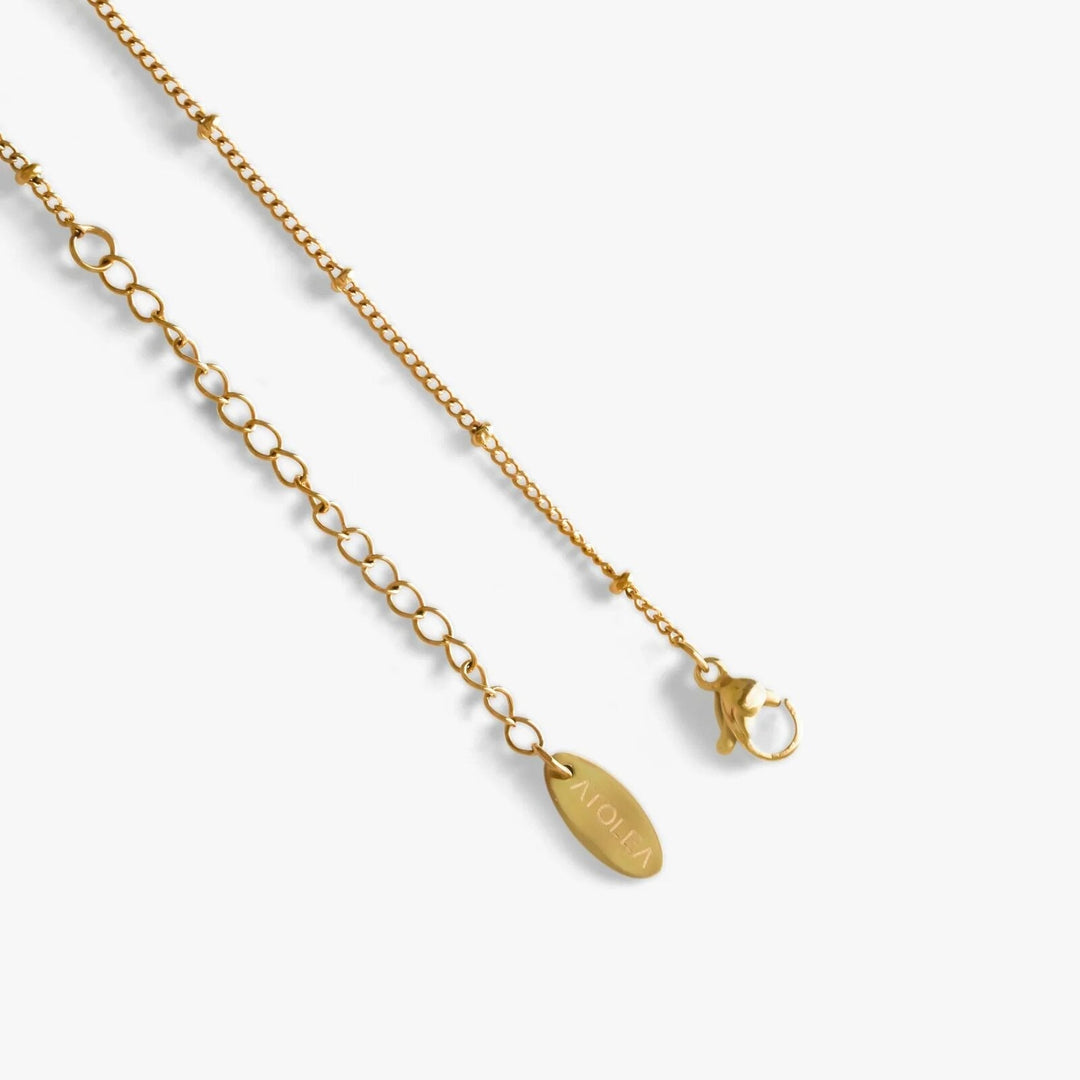 Hypoallergene Goldhalskette für Damen mit echtem Opal, wasserfest, beständig und zierlich.