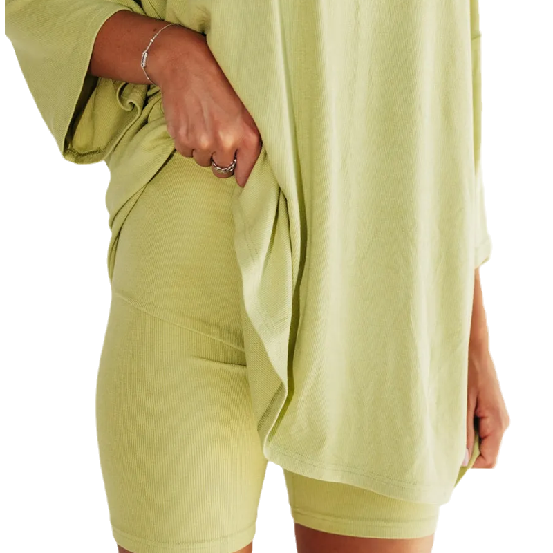 Loungewear Fenja für Damen: Bequemer Zweiteiler, ideal für Sommer und entspannte Stunden.