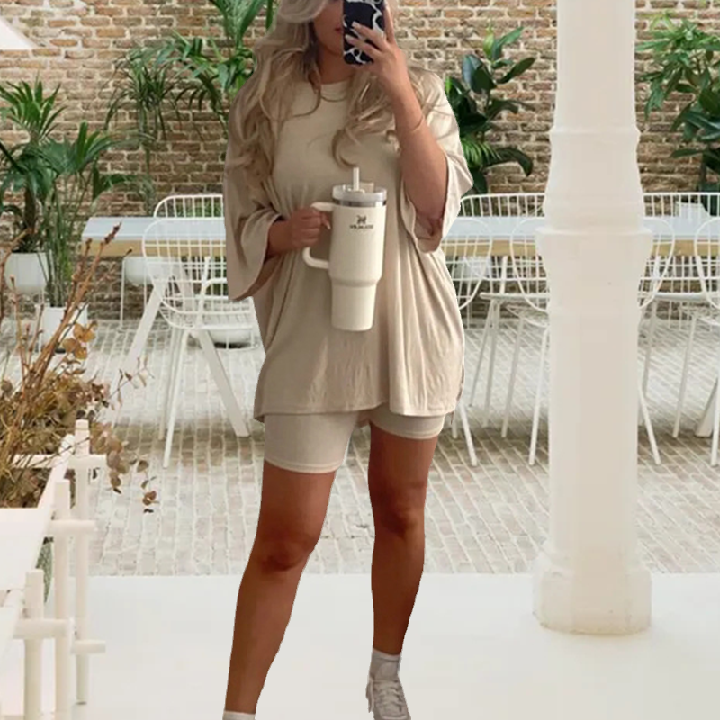 Damen Loungewear Set Fenja. Modischer Zweiteiler, perfekt als bequemes Freizeit-Outfit.