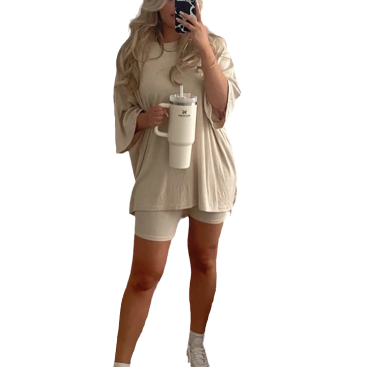 Bequemes Damen Set Fenja: Zweiteilige Loungewear für entspannte Tage und stilvolle Freizeit.
