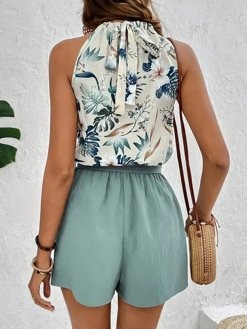 Damen Bluse & Shorts Set Leona mit lebendigem Tropenmuster. Modischer Zweiteiler, perfekt für Sommerfreizeit.