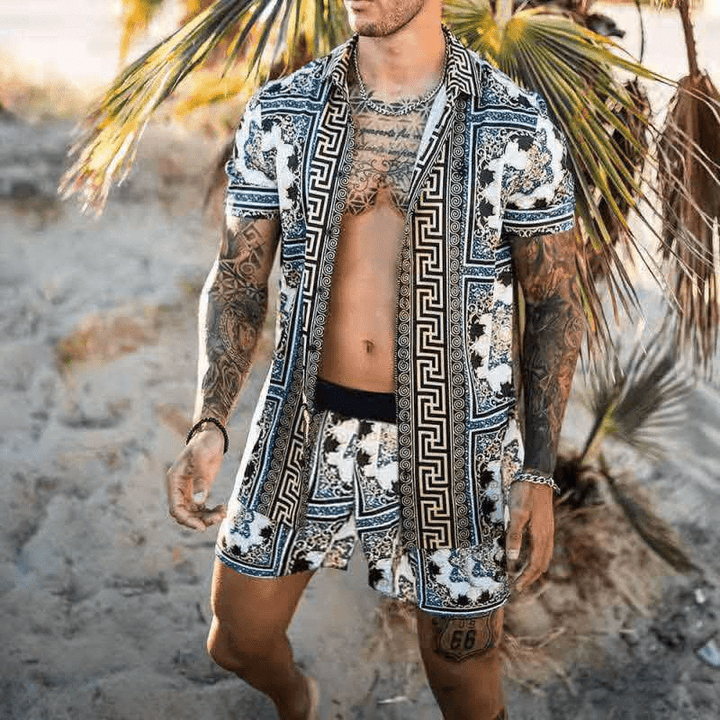 Stylisches Herren Sommer Set Malik mit einzigartigem Patchwork-Print, ideal für moderne Looks.